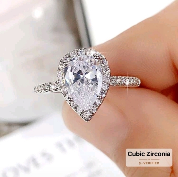 Silver Pear Cut Cubic Zirconia White Teardrop Ring Sz 7 - Picture 2 of 5